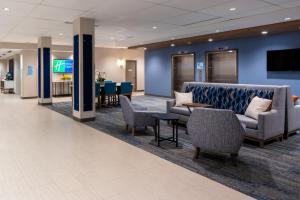 Posezení v ubytování Holiday Inn Express & Suites Vaughan-Southwest by IHG