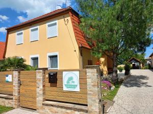 The building in which the holiday home is located