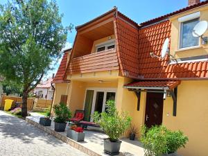 The building in which the holiday home is located