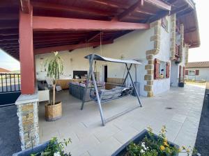 Μπαλκόνι ή βεράντα στο Maison de charme à Bardos avec jardin, proche Bayonne - FR-1-495-138