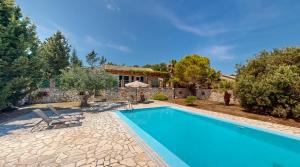 Πισίνα στο ή κοντά στο Villa Rachi