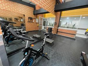 Fitness centrum a/nebo fitness zařízení v ubytování Hotel Torre Poblado