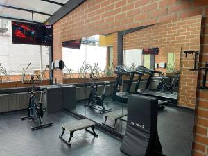 Fitness centrum a/nebo fitness zařízení v ubytování Hotel Torre Poblado