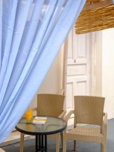 Ruang duduk di Nalu Suites