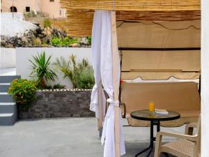 Ruang duduk di Nalu Suites
