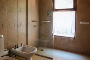 Koupelna v ubytování Aguaribay Tilcara + 15 fotografií