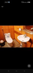 Ένα μπάνιο στο Homestay Long Cốc thanh biên +15 φωτογραφίες