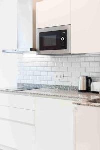 Kuchnia lub aneks kuchenny w obiekcie LUR Apartments Getaria