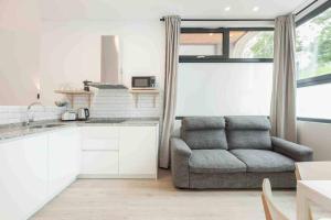 Kuchnia lub aneks kuchenny w obiekcie LUR Apartments Getaria