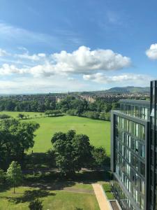 Gallery image of 428 Beautiful Meadows apt with stunning views in Edinburgh
