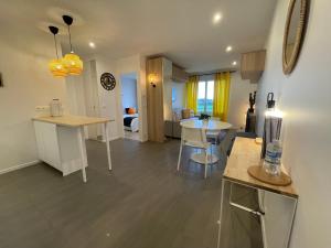 Η κουζίνα ή μικρή κουζίνα στο SUNSET COCOON T2 46m2 proche centre ville
