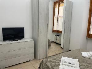 TV a/nebo společenská místnost v ubytování Ospitaci - Via Pertichetti