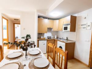 Kuchyň nebo kuchyňský kout v ubytování Apartamento familiar Canfranc Estación
