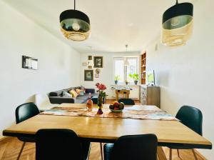 Posedenie v ubytovaní Apartament z widokiem na Pałac i Kościół.