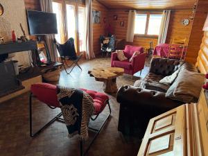 Telewizja i/lub zestaw kina domowego w obiekcie CHALET CAPRICES DES CIMES