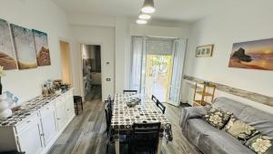 Η κουζίνα ή μικρή κουζίνα στο M393 - Marcelli, nuovo quadrilocale a 200mt dal mare