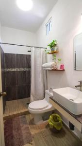 Et badeværelse på Hotel Vias Maya Bacalar
