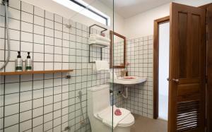 Ein Badezimmer in der Unterkunft The Urban