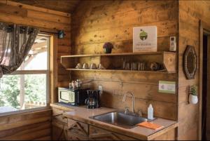 Η κουζίνα ή μικρή κουζίνα στο cabaña del monete