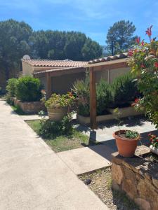 En have udenfor Résidence "Hotel Beausoleil"