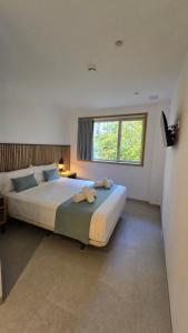 Postel nebo postele na pokoji v ubytování Hostal Rambla 24 by Holihome