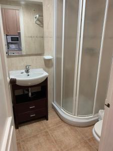 Kúpeľňa v ubytovaní SERVICE APART LAZARO - Aguamarina 1 dormitorio