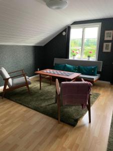 Posezení v ubytování Gårdsflygel i Järsberg