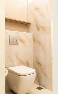Um banheiro em Lithoessa Luxury Apartments