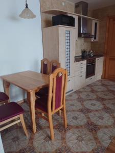 Η κουζίνα ή μικρή κουζίνα στο Ganyklu app