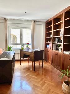 Imagen de la galería de Apartamento frente a la Catedral, en Lugo