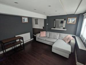 Ảnh trong thư viện ảnh của Free Parking, 1 bed flat Park street ở Weymouth