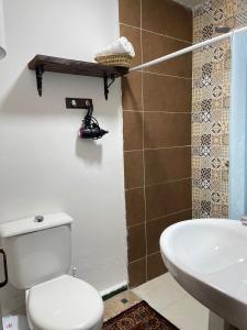 Koupelna v ubytování Riad Blue Oasis + 24 fotografií