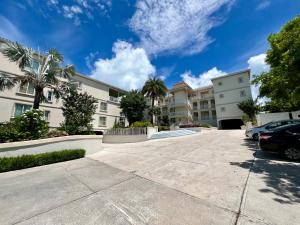 Foto dalla galleria di Extra spacious oceanview condo 5 min from pristine beach a Providenciales