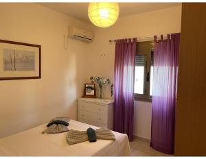 Postel nebo postele na pokoji v ubytování Skiathos Seaview Villa with Pool