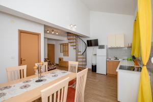 Kuchyňa alebo kuchynka v ubytovaní Apartments & Room Španjol