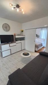 Kuchyňa alebo kuchynka v ubytovaní Apartment Fontana Felicita