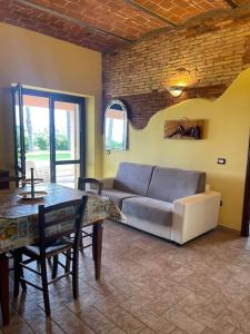A seating area at Agriturismo I GRANAI
