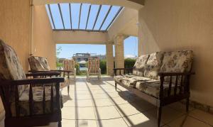Χώρος καθιστικού στο Dimora-ديمورا chalet 3B