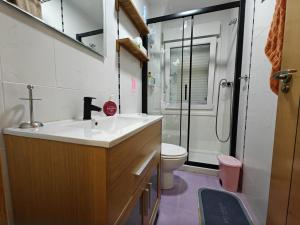 Ένα μπάνιο στο Dreams Home Burgos +58 φωτογραφίες