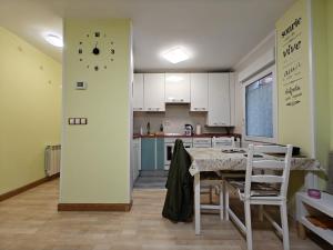 Η κουζίνα ή μικρή κουζίνα στο Dreams Home Burgos