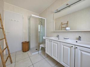 Φωτογραφία από το άλμπουμ του Villa lumineuse et confortable, à 600m de la plage, proche commerces, jardin et WiFi inclus - FR-1-476-26 σε La Faute-sur-Mer +2 φωτογραφίες