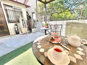 Kemudahan buat kopi dan teh di 天下茶屋駅5分、専用庭付き平屋—KIK Iハウス
