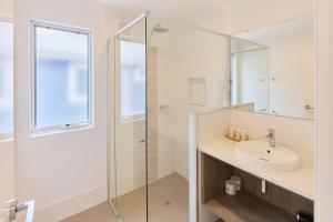 RAC Esperance Holiday Park的一间浴室