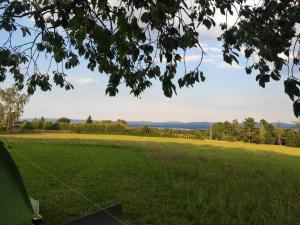 Naturlandschaft in der Nähe des Campingplatzes