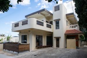 Το κτήριο όπου στεγάζεται  το διαμέρισμα