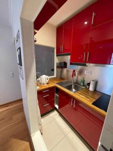 Cuisine ou kitchenette dans l'établissement Cocon chaleureux & charmant - Nation