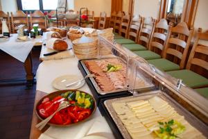 Makanan di atau berdekatan hotel