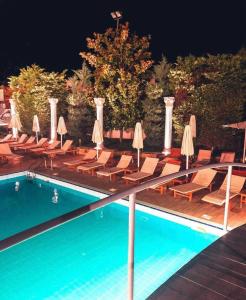 Piscina di Hotel Eiffel o nelle vicinanze