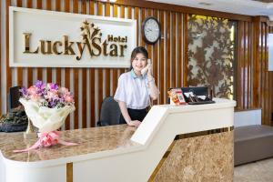 Lobby o reception area sa Lucky Star Hotel Q5