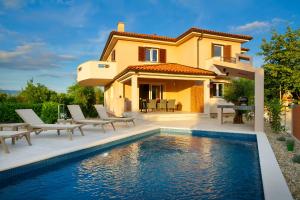 Πισίνα στο ή κοντά στο Apartment Lucas